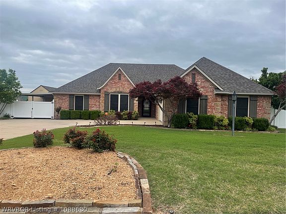 2nd image of 1508 Saratoga Dr