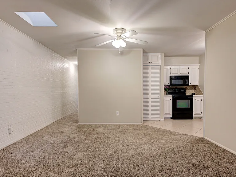 4616 N Harvey Pkwy — Photo 9