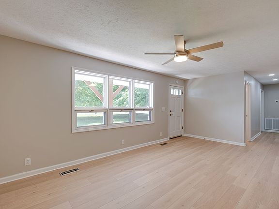 2nd image of 104 Delrose Dr
