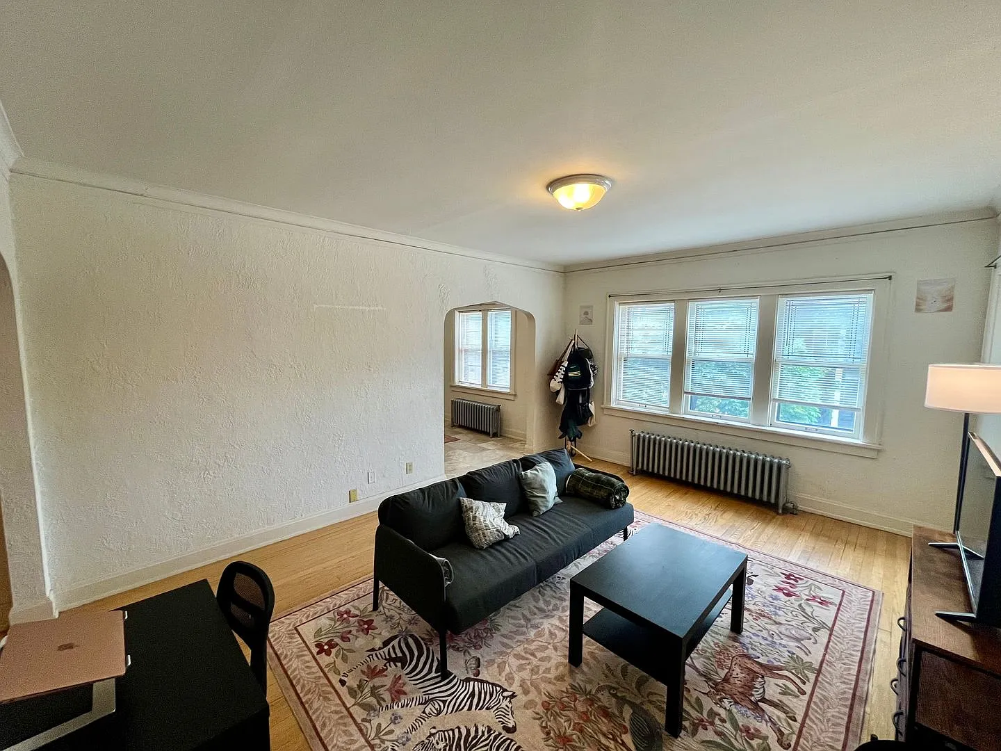 4460 N Oakland Ave — Photo 2