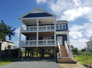4007 E Pelican Dr, Oak Island, NC 28465
