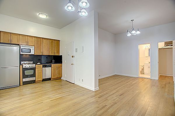 1st image of 127 W 72nd St APT 3F