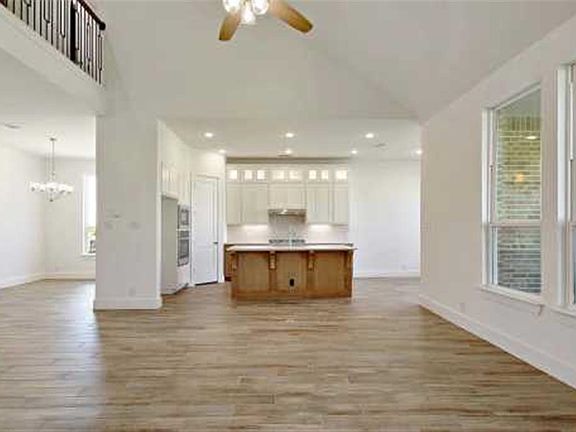 2nd image of 28507 Lucille Place