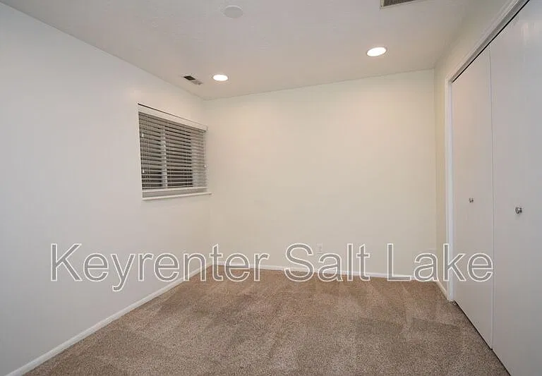 6888 S Hillside Village Cir — Photo 25