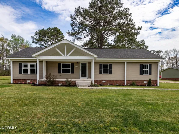5196 Bradshaw Road, Newton Grove, NC 28366