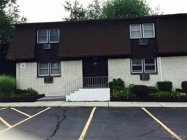 1st image of 11-32 32 Oxford Dr