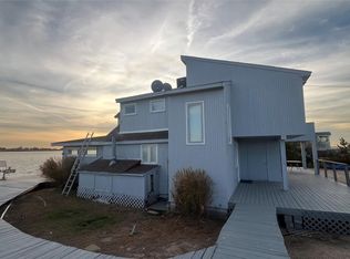 3 Captree Is, Oak Beach, NY 11702