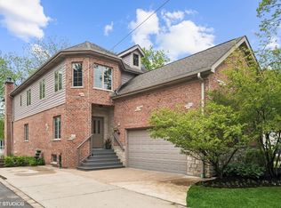 930 Forest Ave, Deerfield, IL 60015