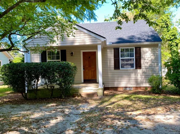 513 W Chapin Rd, Aberdeen, NC 28315