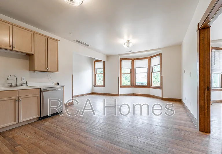 243 E 11th St #2 — Photo 7