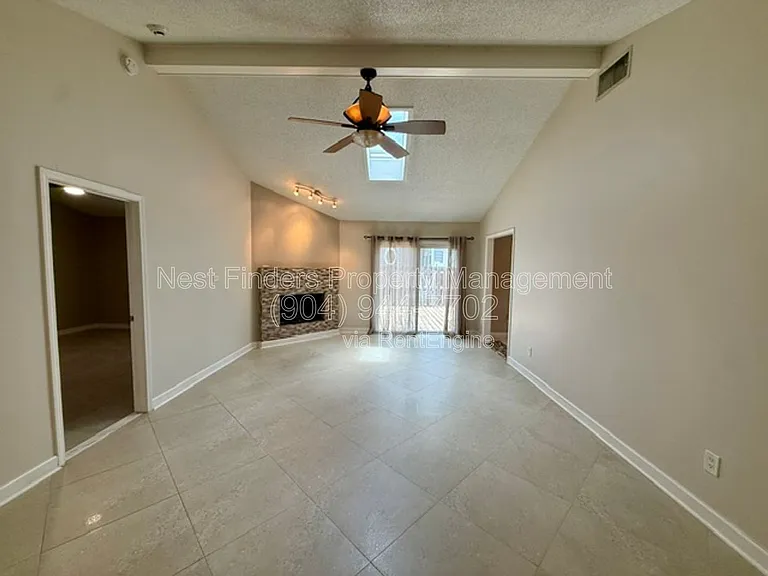 1695 Evans Dr S — Photo 3
