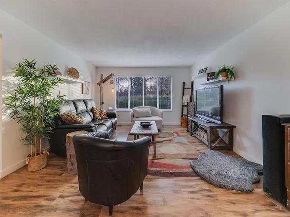 12515 227th St, Maple Ridge, BC V2X 6K4