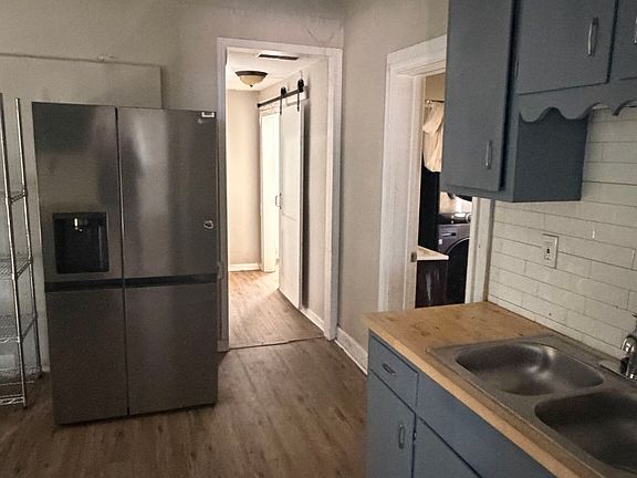 5th image of 405 Green Ave