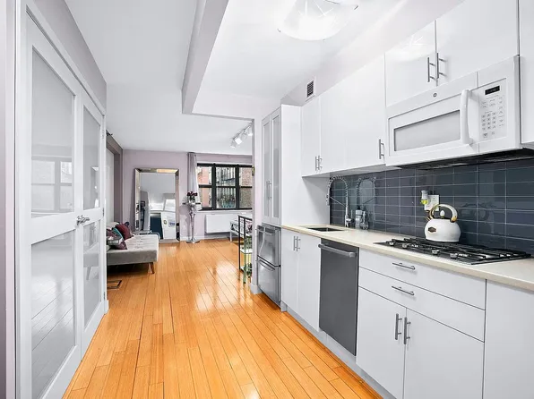 516 W 47th St APT N5j, New York, NY 10036