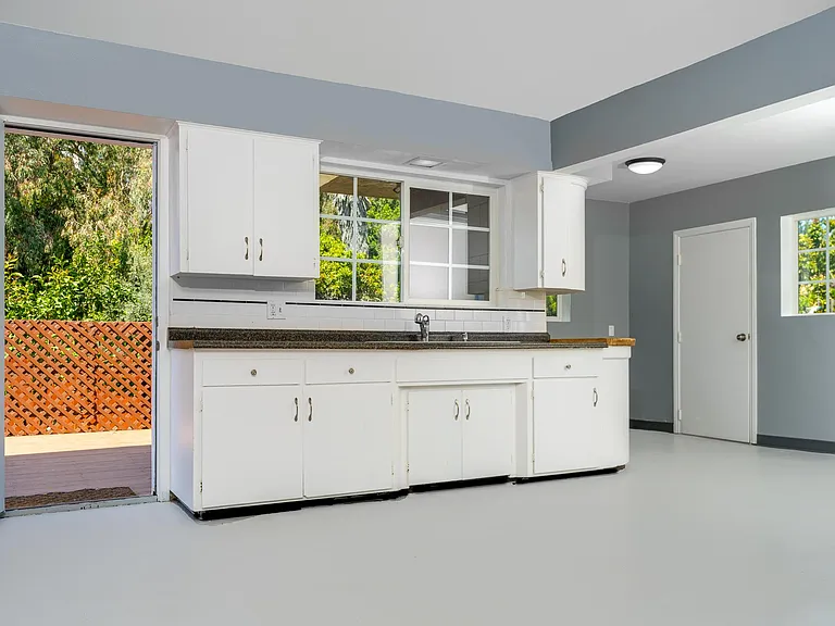 2336 Sumac Dr #2 — Photo 6