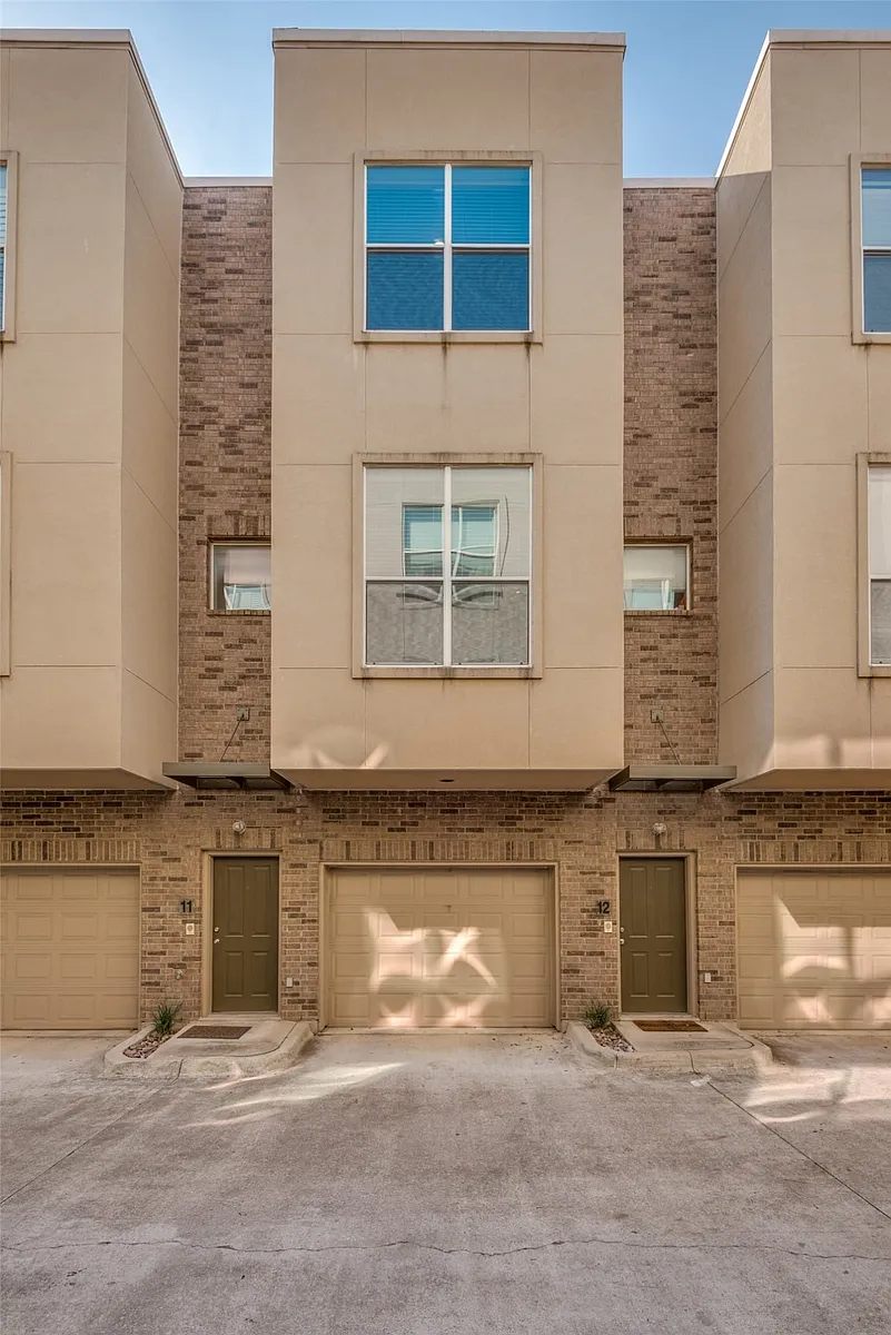 Building Photo - 4225 McKinney Ave #11