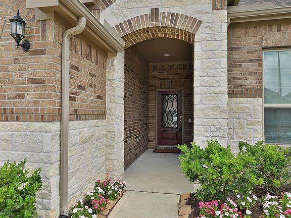 4th image of 15714 Giant Pine Ln