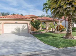 6059 NW 74th St, Parkland, FL 33067