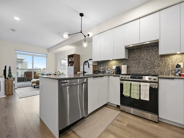 7920 206th St #506, Langley, BC V2Y 3T6