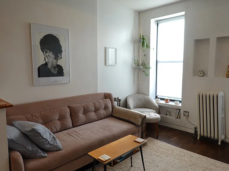258 Clinton Ave #4-R — Photo 1