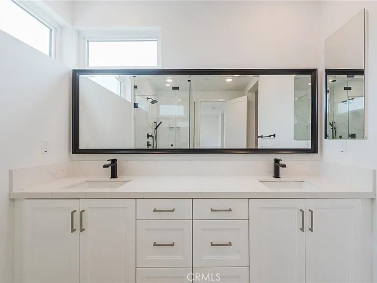 16285 Veterans Way — Photo 21