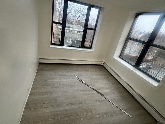 5th image of 281 Grand St APT 7