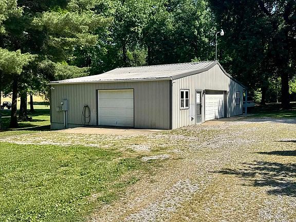 5th image of 3317 W Base Rd