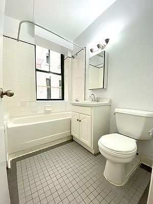 5th image of 503 E 78th St APT 3D
