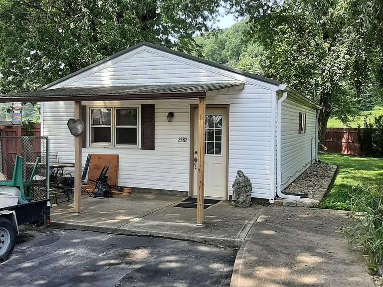 2584 Old State Road 37 S #C — Photo 2