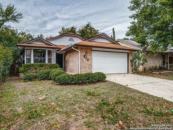 3rd image of 812 Garden Meadow Dr