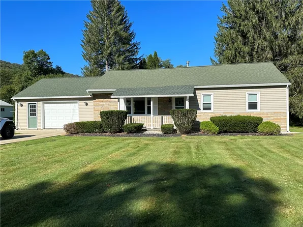 22 Langmaid Ln, Bradford, PA 16701