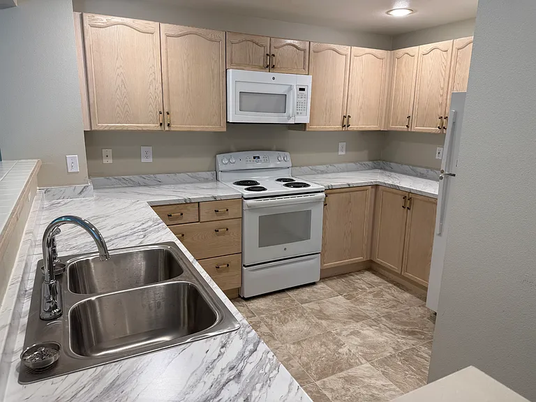 1688 118th Ave SE #B304 — Photo 6
