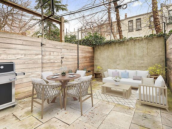 5th image of 497 12th St APT 1R