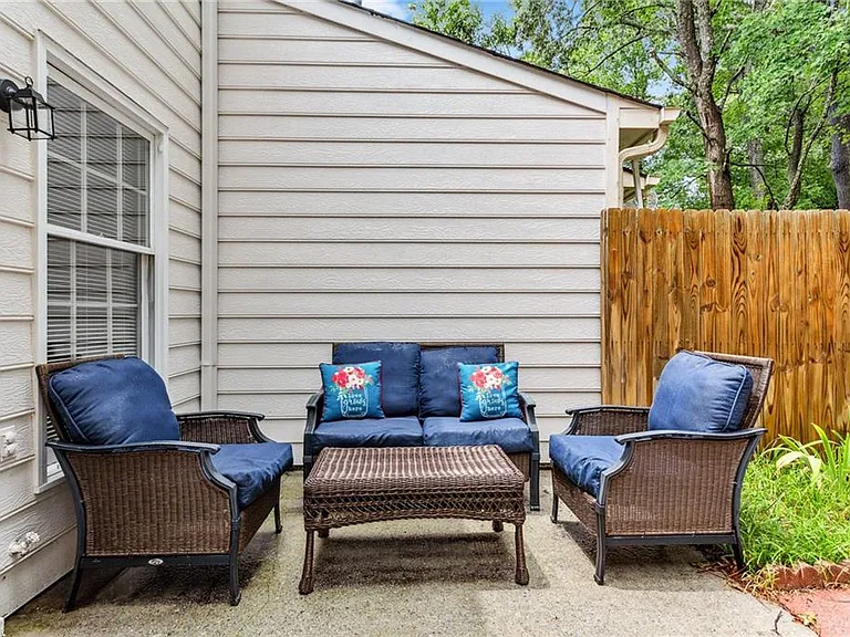 1166 Magnolia Way SE — Photo 24