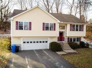 14 Spruce St, Lincoln, RI 02838