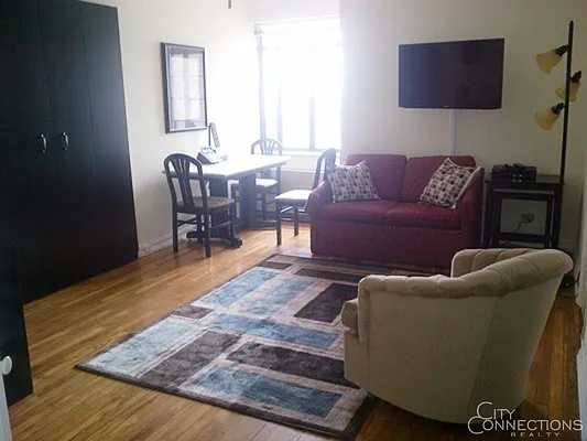 Rented by City Connections Realty | media 1