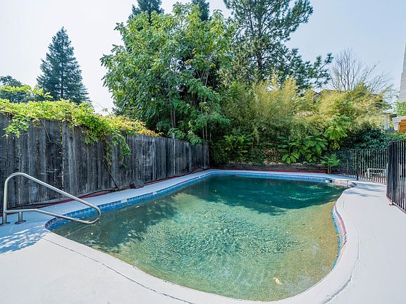 2nd image of 1000 Royal Oaks Dr