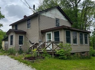 5933 Lakewood Rd, Ravenna, OH 44266