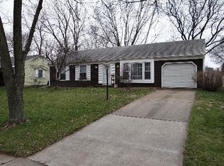 16 Somerset Rd, Montgomery, IL 60538