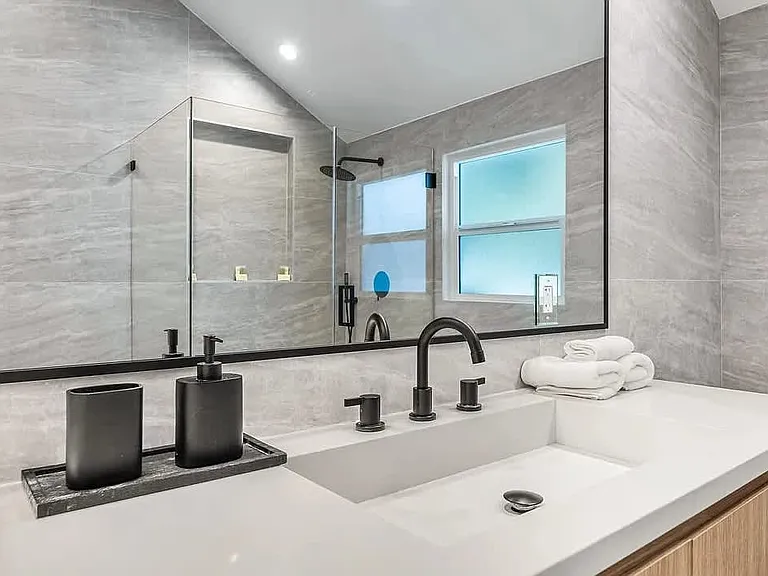 5827 Jumilla Ave — Photo 26