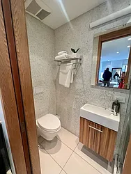 Rented by R New York