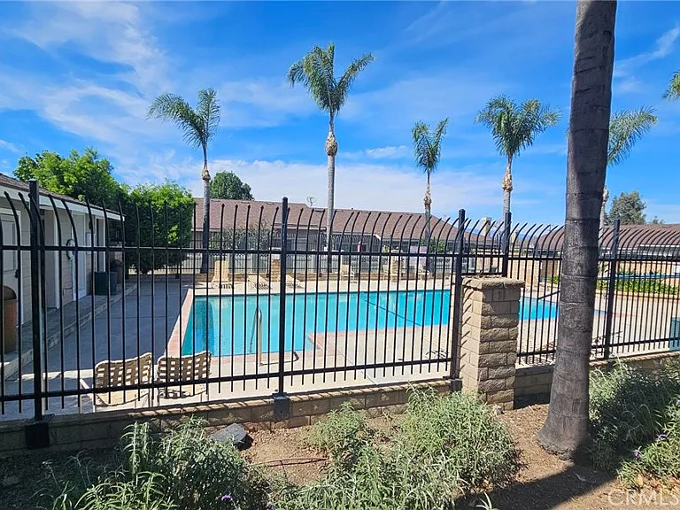 876 Tangerine St — Photo 17