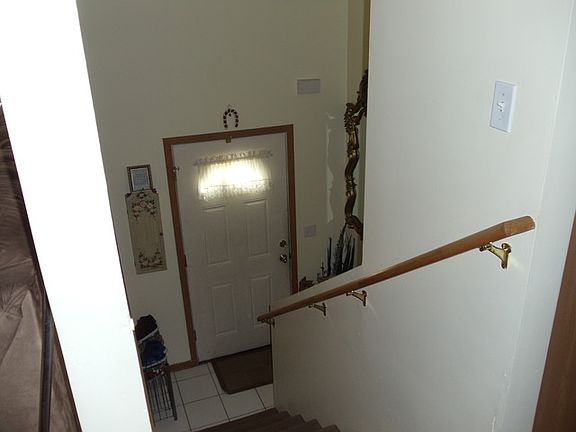3rd image of 124 E Midland Dr