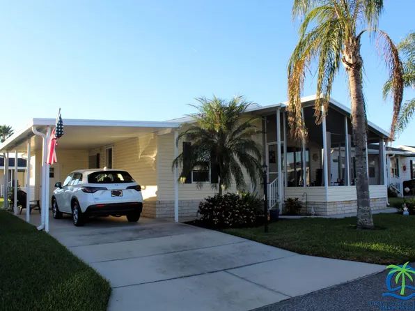 707 Red Cypress Ln, Winter Haven, FL 33881