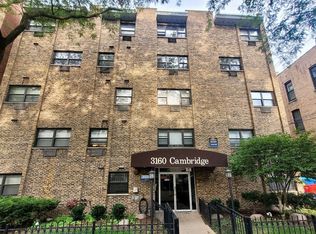 Okonski Cambridge 3160, Chicago, IL 60657