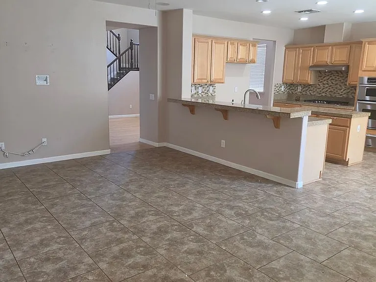 9561 Spring River Way — Photo 5