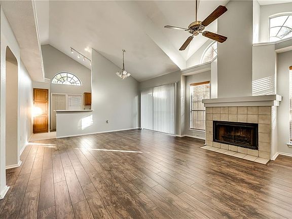 5th image of 3811 Branch Hollow Cir
