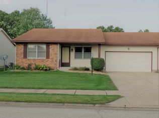 1915 Stonehedge Ln, South Bend, IN 46614