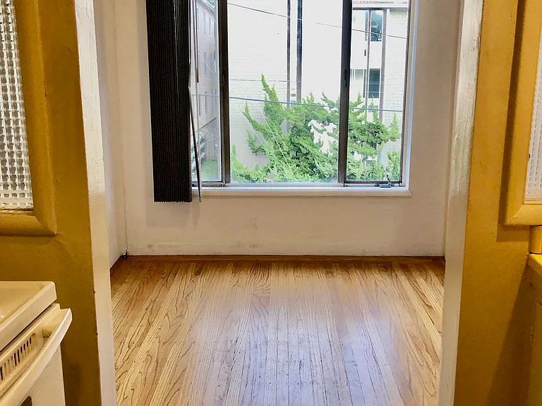 2450 Warring St #33 — Photo 2