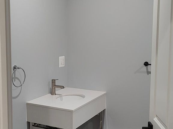 3rd image of 2728 W Girard Ave #2